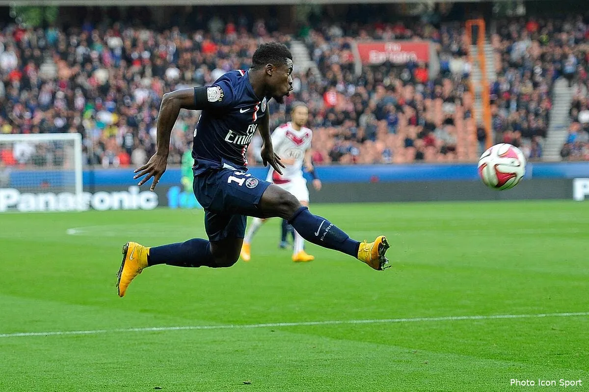 le soldat aurier droit dans ses bottes au psg iconsport meu 251014 08 87 195403