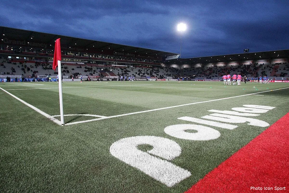 le speaker de marcel picot regrette son coup de gueule aupres du public iconsport mrv 231010 05 2531391