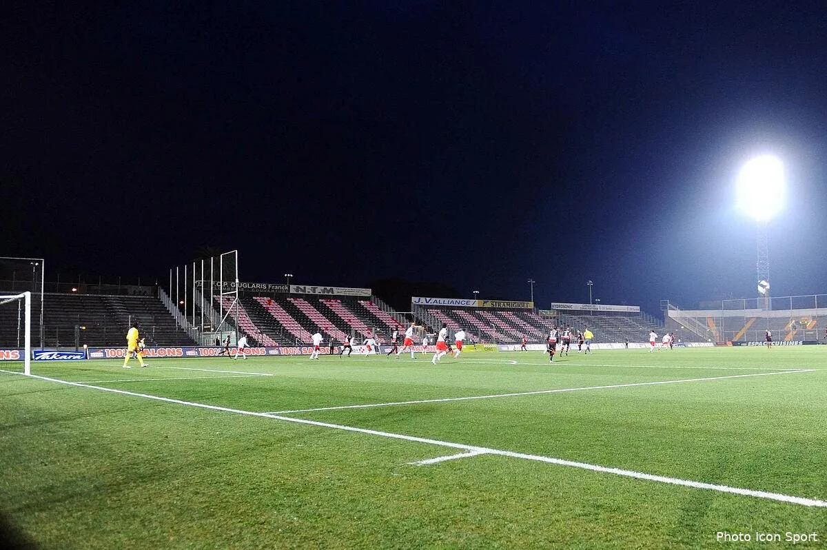 le stade du ray pourra finalement faire le plein face au psg iconsport oap 200310 04 5530481