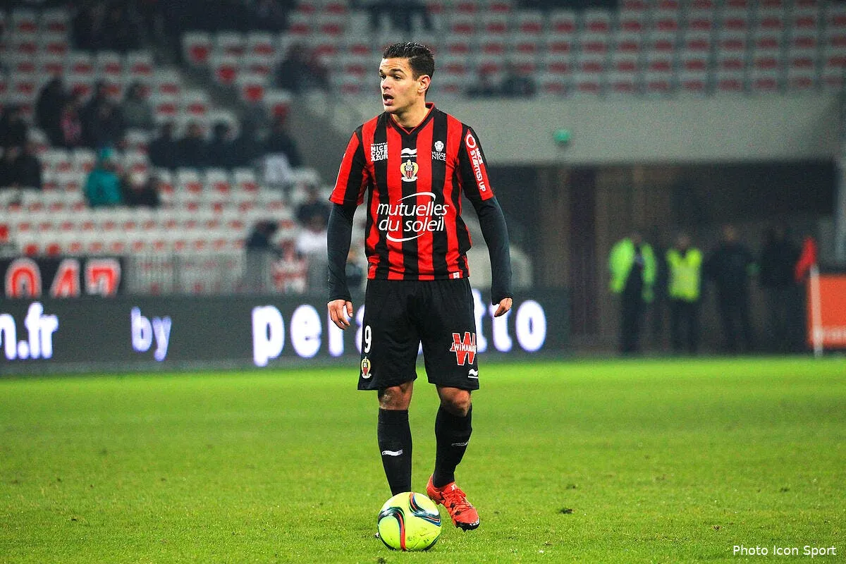 le tacle de ben arfa au public nicois iconsport hao 230116 02 09132611