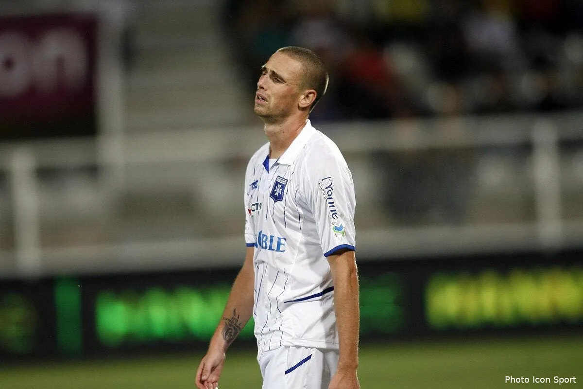 le tallec et lemoine menaces par la commission de discipline iconsport per 070810 05 1518883