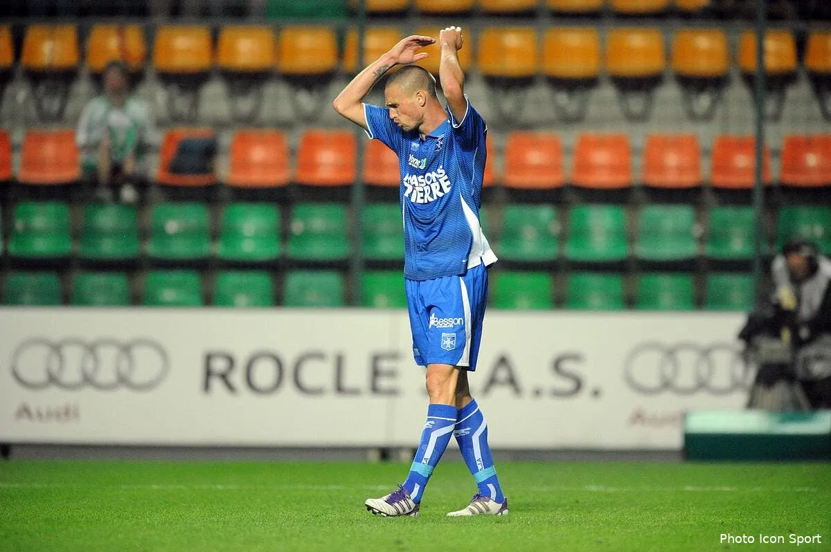 le tallec s excuse aupres des supporters pour son geste d humeur letal30722