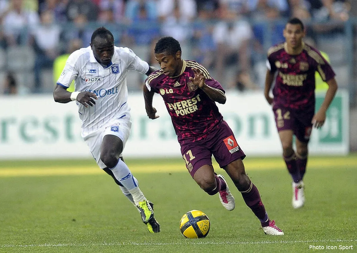 le transfert de bastos coince par son passeport iconsport per 110511 97 2320363