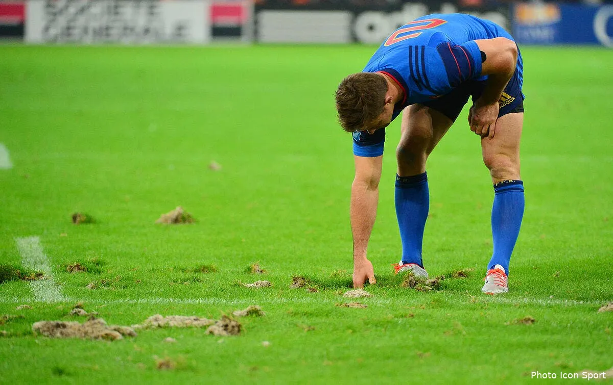 le velodrome contraint de changer de pelouse apres le rugby iconsport win 081114 05 3996459