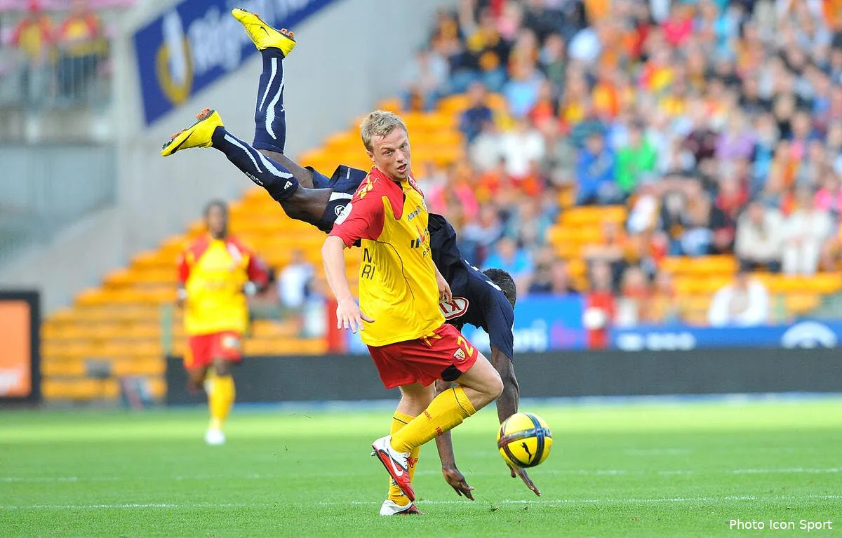 lens n a pas le coeur a feter sa victoire iconsport win 110511 05 0119264