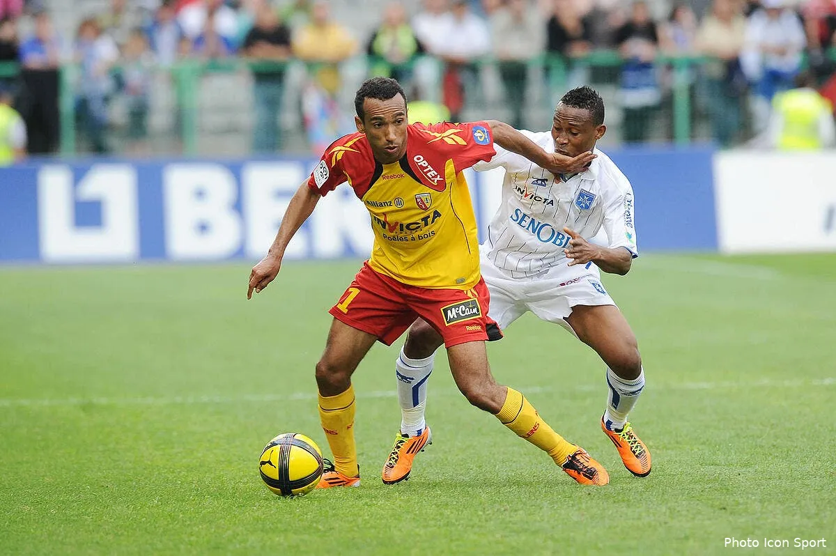 lens voit la ligue 2 s approcher a grands pas iconsport per 240411 33 0518495
