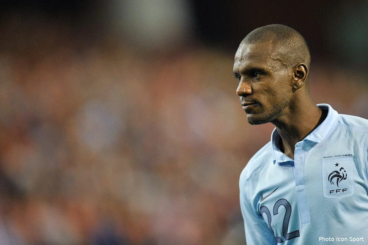 les bleus avec abidal une equipe de dinosaures ironise riolo iconsport noe 140813 04 0163411