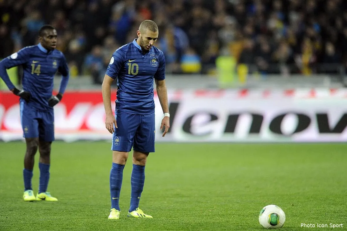 les bleus avec evra valbuena et benzema iconsport noe 151113 06 16070097