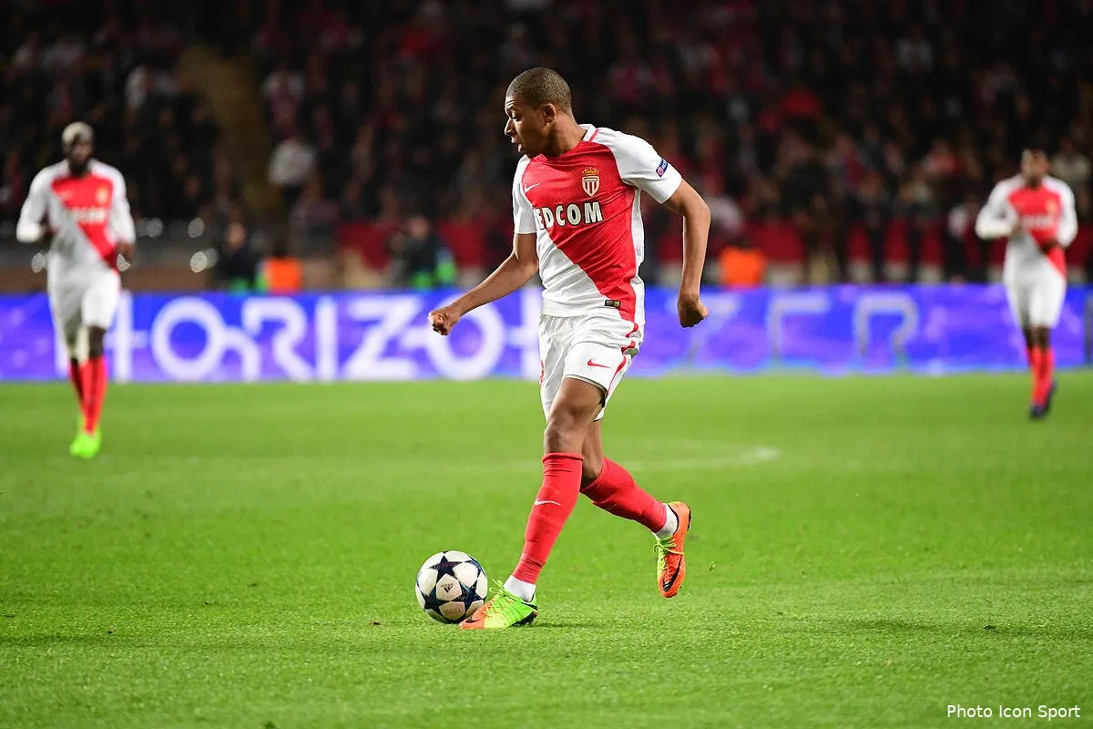 les bleus avec mendy thauvin tolisso et mbappe iconsport win 150317 01 754173900