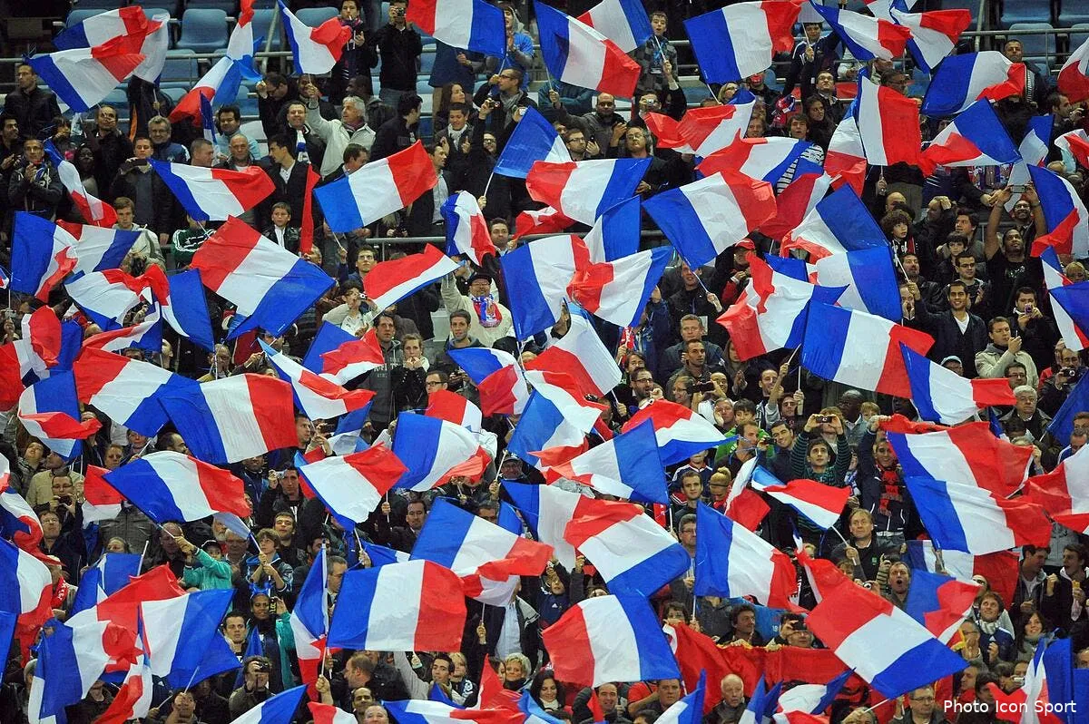 les bleus peinent a remplir le stade de france iconsport win 071011 010 0625727