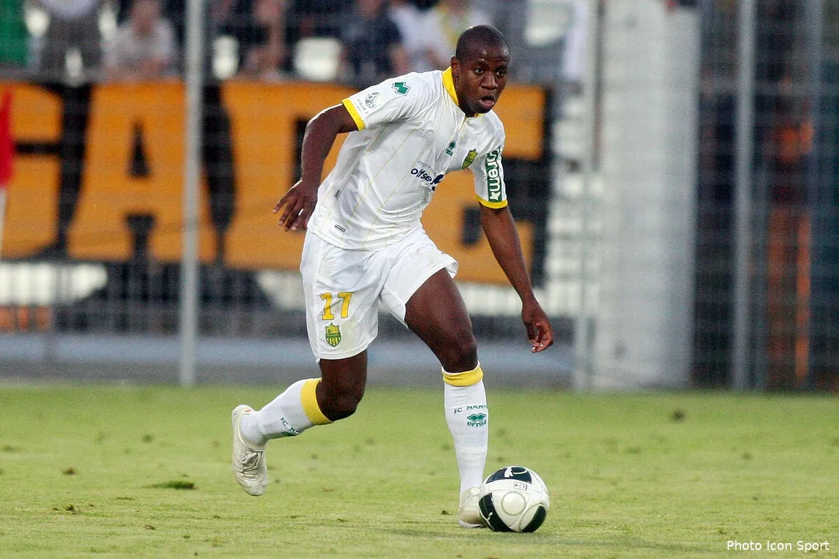 les canaris remettent la tete dans l eau a tours iconsport guy 120811 101 7823893