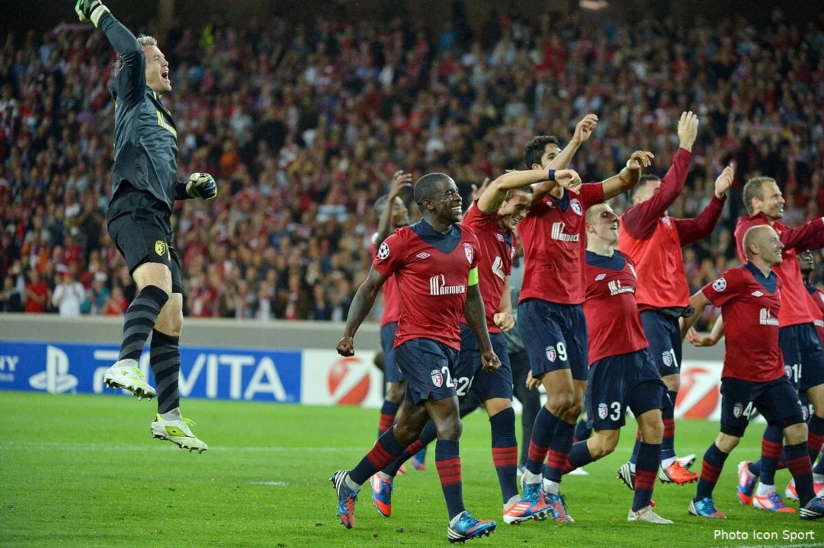 les chapeaux pour le tirage au sort de la ligue des champions iconsport win 290812 77 0639171