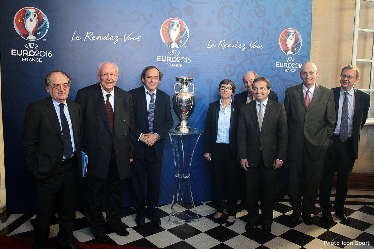 les chapeaux pour le tirage des eliminatoires de l euro 2016 iconsport vis 171013 88 0574837