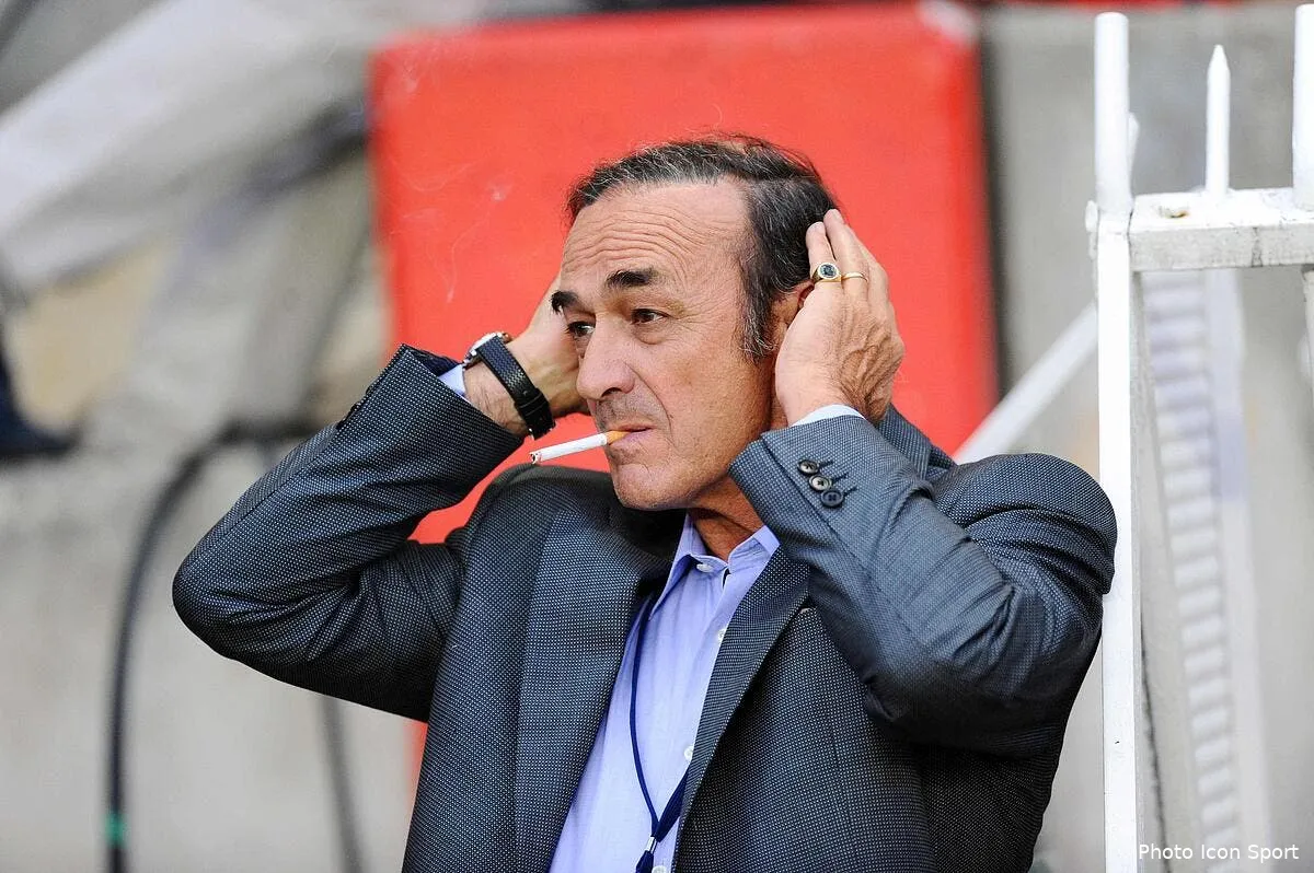 les critiques sur internet triaud s en fout iconsport per 220810 101 5225699