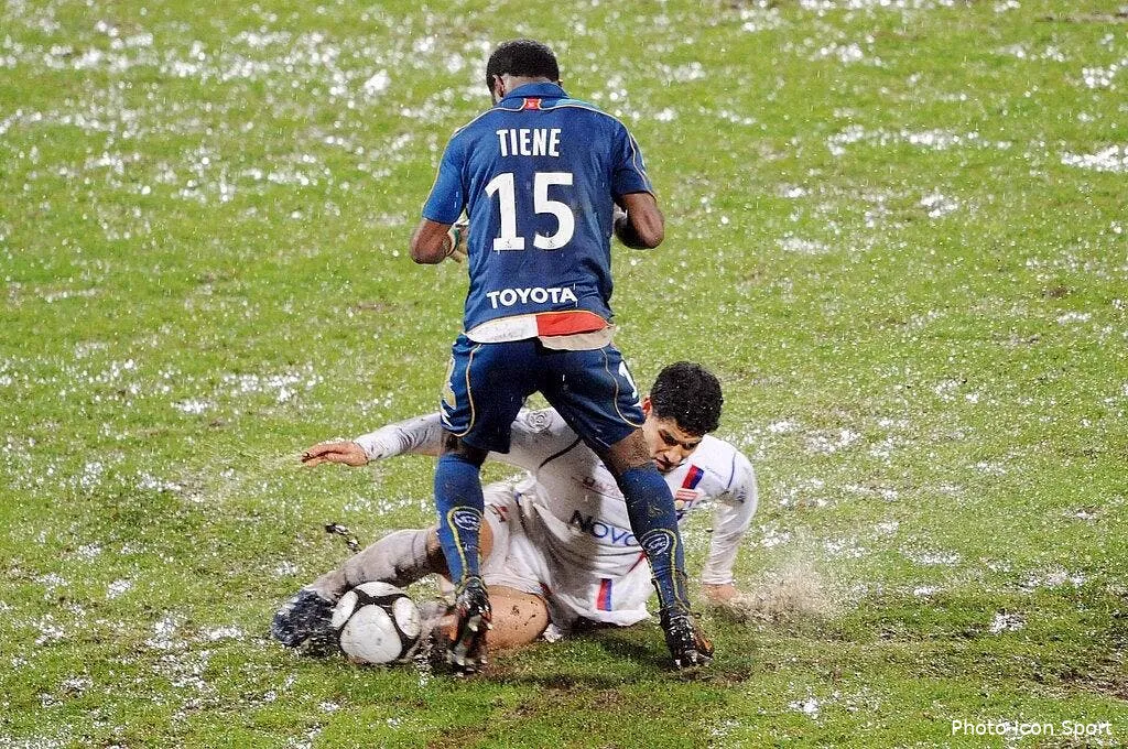 les elus lyonnais fulminent contre l arbitre 13266