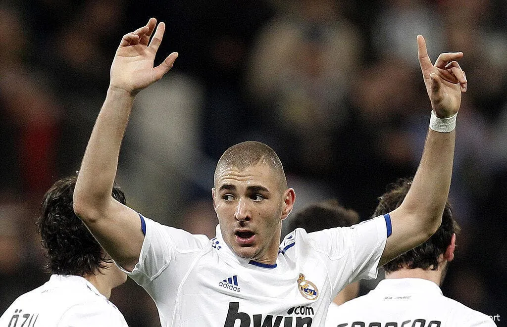 les internautes veulent voir benzema titulaire contre l ol 68599 16692
