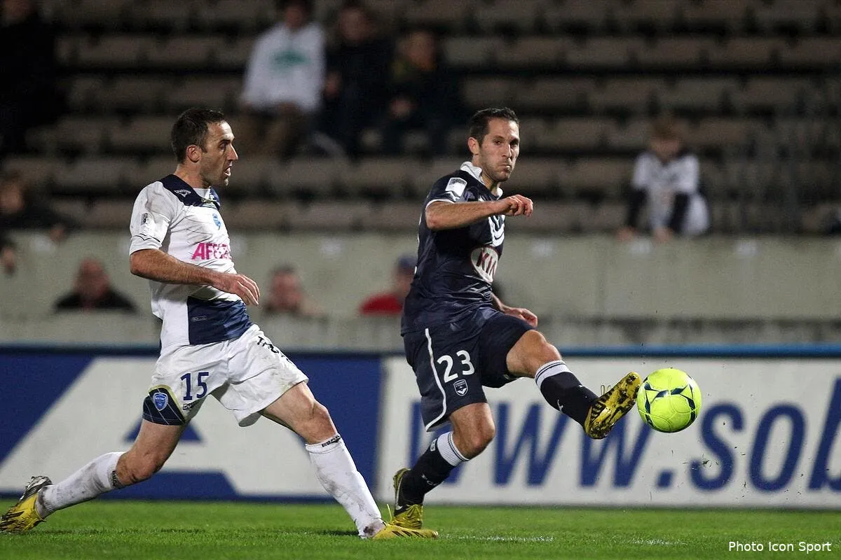 les joueurs bordelais heureux de voir gillot rester plus longtemps iconsport blo 221212 05 5846965