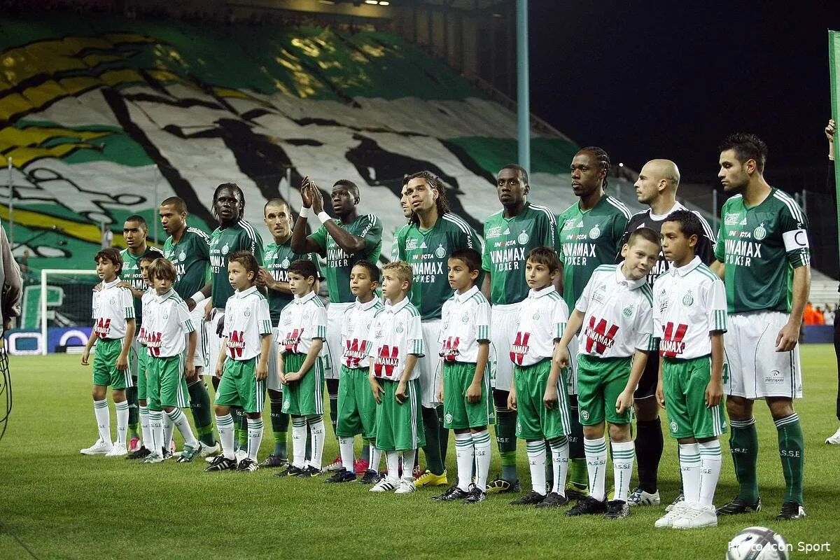 les joueurs de l ol attaques en justice par un arriere petit fils de geoffroy guichard iconsport noe 021010 05 5634557