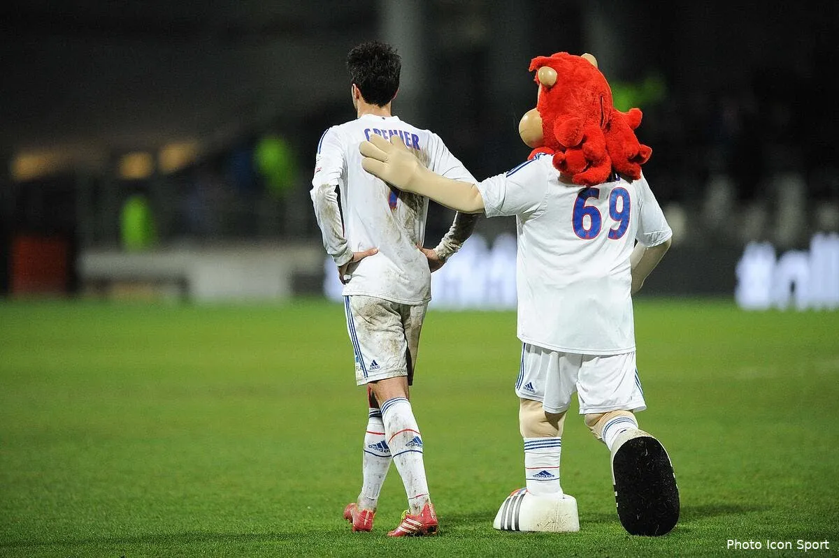 les maisons de grenier et lopes tagues d un mf91 iconsport jpt 020314 13 0498069