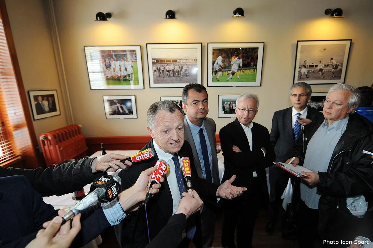 les opposants a ol land sortent un film et allument aulas iconsport jpt 020512 01 1658759