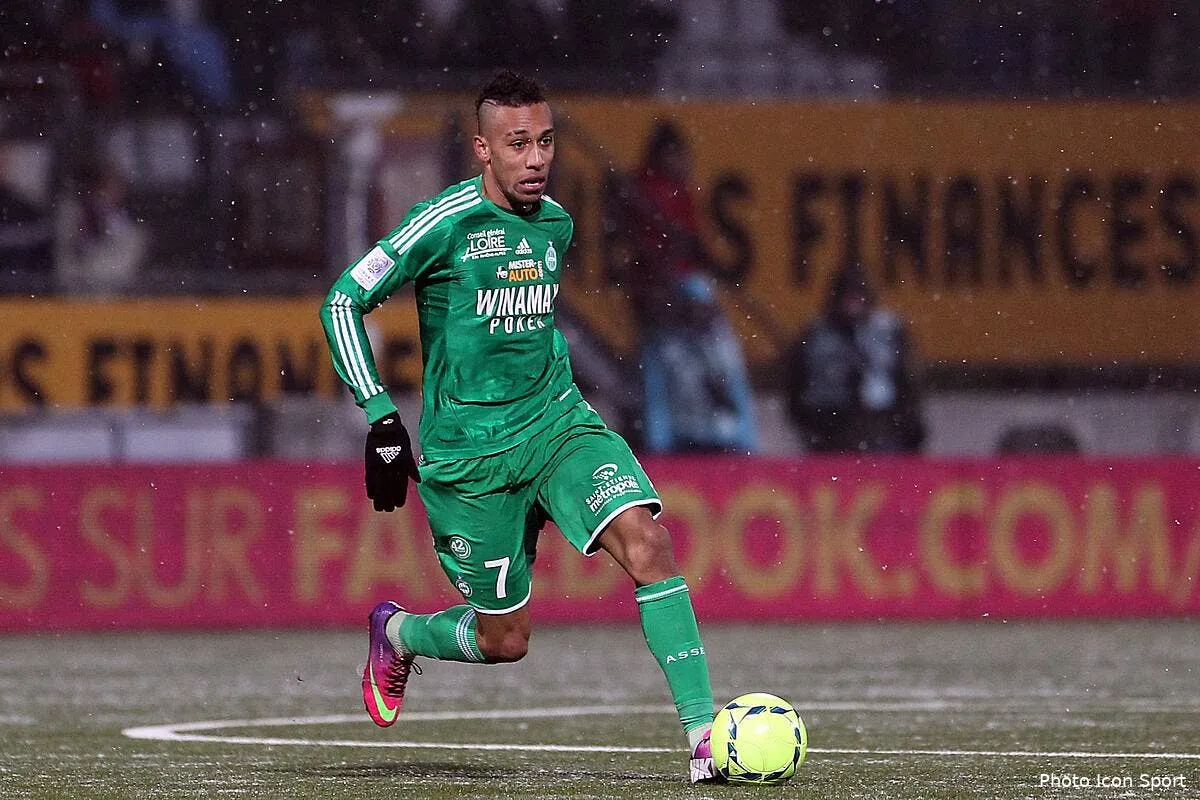 les spurs emballes par aumbameyang iconsport mrv 230213 08 1550975