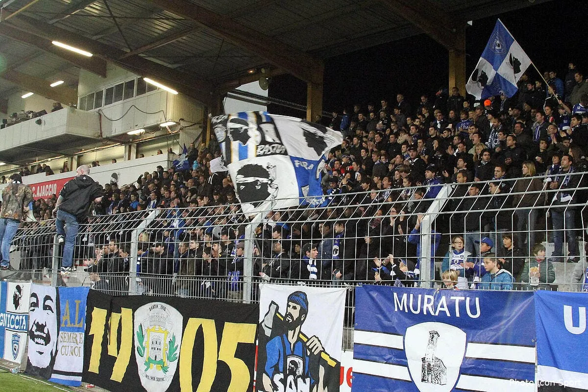 les supporters de bastia jettent la pierre sur ajaccio iconsport blz 060113 01 0651437