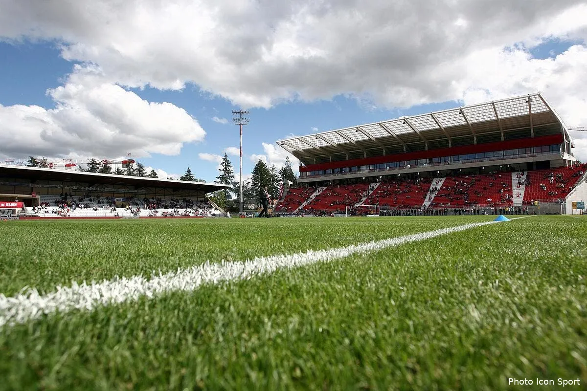 les supporters de dijon pourraient bien bouder le psg iconsport vmi 070811 38 2726379