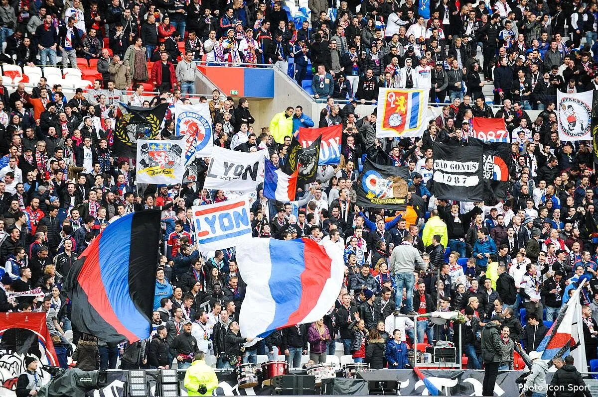 les supporters de l ol bouderont encore le parc sauce qatar iconsport jpt 090116 08 55133057