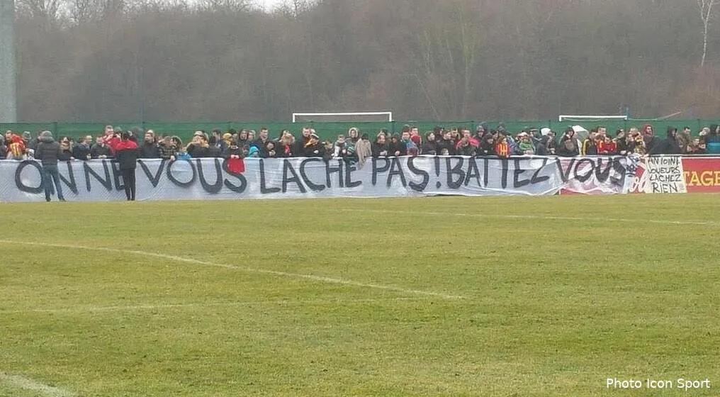 les supporters de lens en force a l entrainement lens105237
