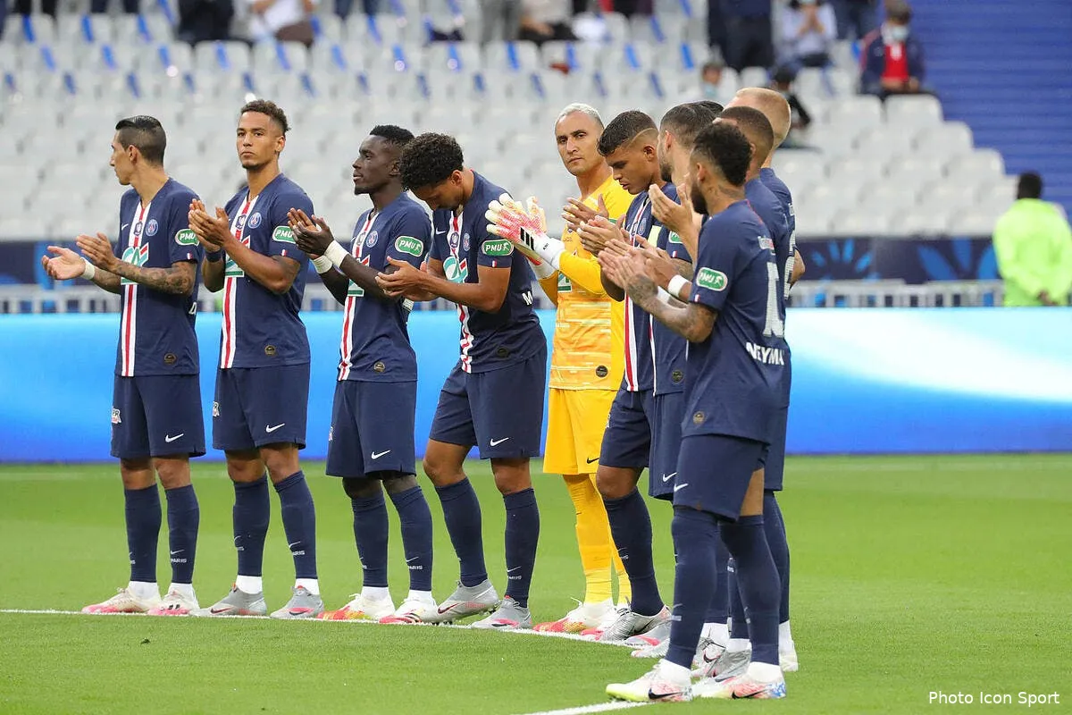 ligue 1 une minute de silence en memoire du professeur assassine icon ac1i0161297171