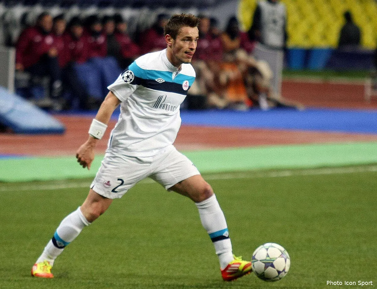 lille avance cache et aime ca iconsport rus 221111 06 1627913