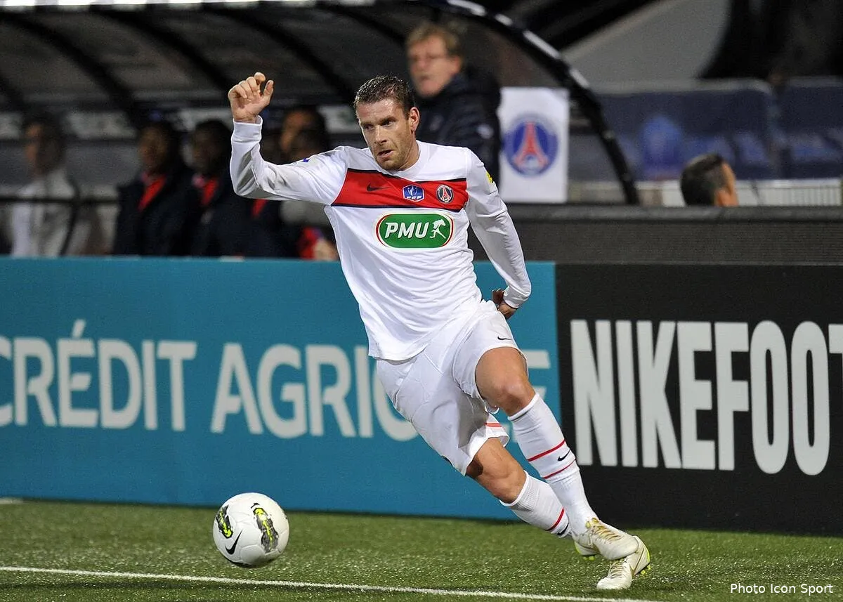 lille dans le dur en defense presse armand de venir iconsport noe 080112 25 10130040