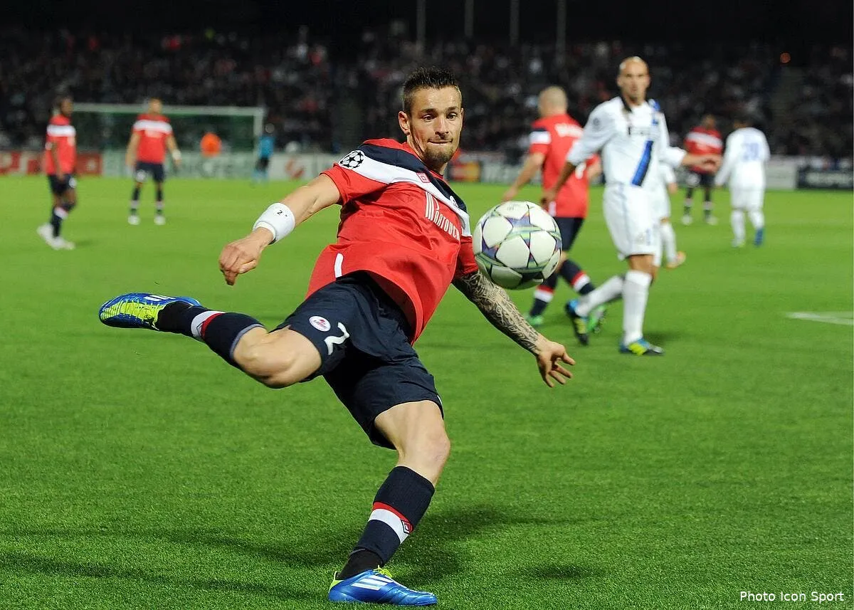 lille est pret a ceder a debuchy mais dans un an iconsport van 181011 05 0537454