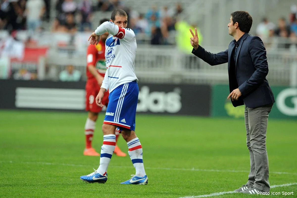 lisandro titulaire ou pas lors d ol lille lacombe ne se mouille pas iconsport jpt 211012 08 2449653