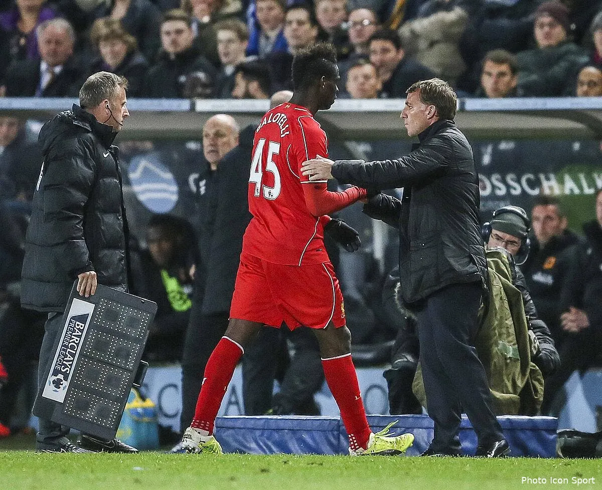 liverpool y va cash balotelli dehors balotelli 8117119