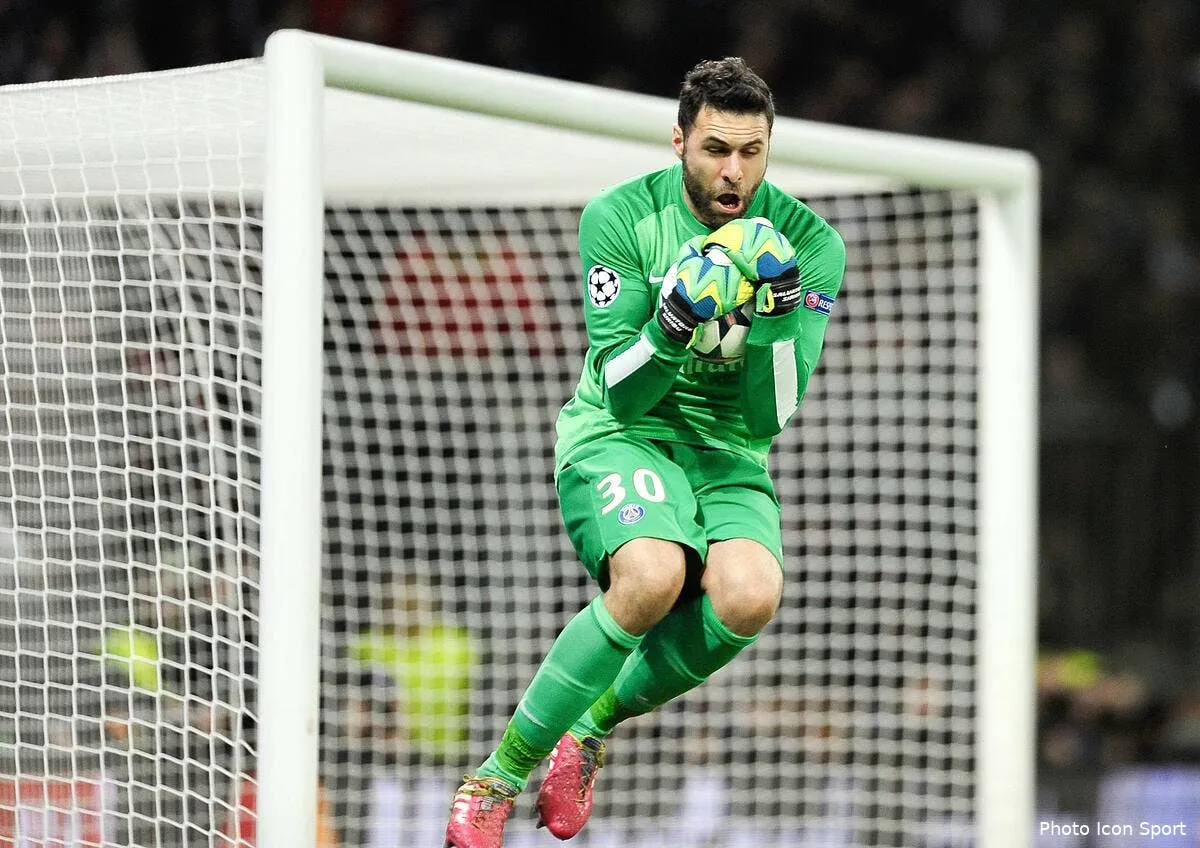 lloris au psg pas de danger pour sirigu sirigu81677