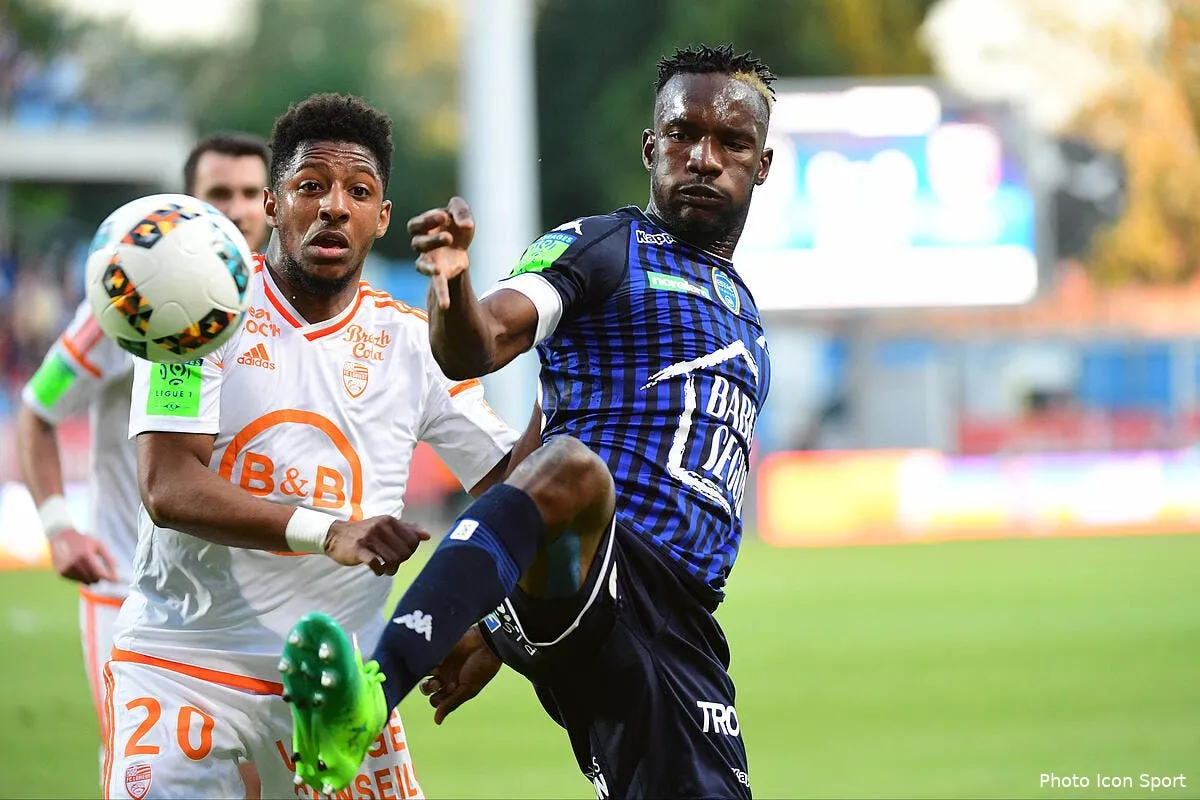 lorient on prend des buts de merde moukandjo pete un cable iconsport win 250517 01 6264181290