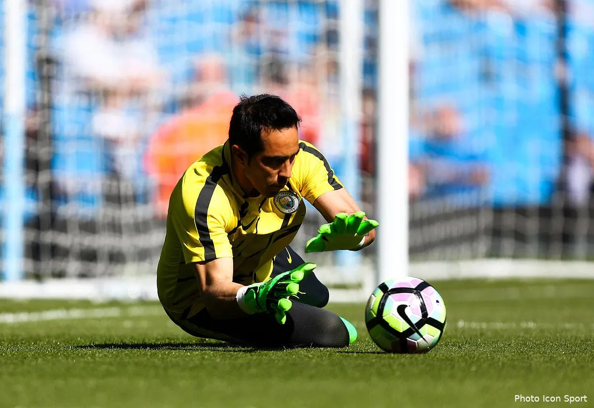 losc lille tente sa chance pour claudio bravo iconsport 30860024182691