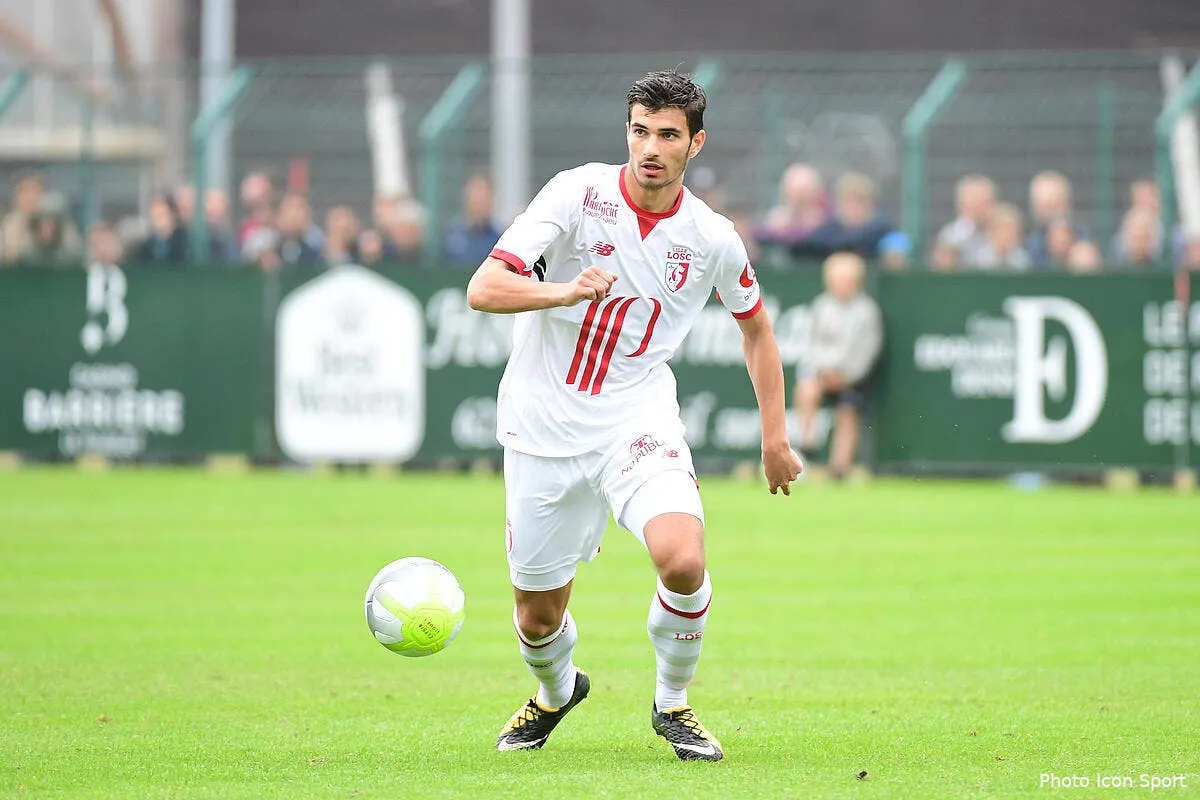 losc terrier prolonge et aussitot prete a strasbourg iconsport icon win 150717 01 11504190003