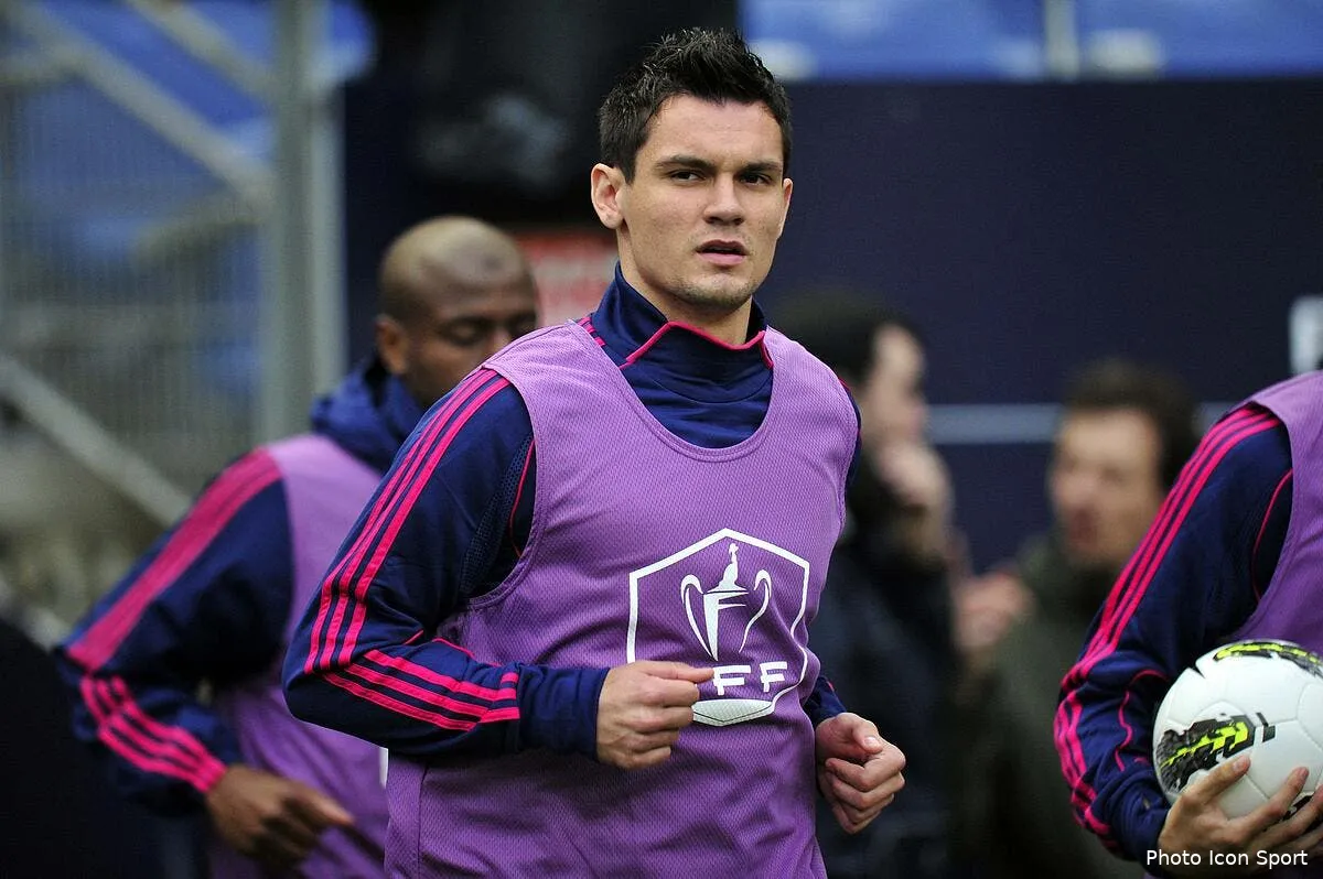 lovren annonce son prochain retour avec l ol iconsport noe 280412 91 4437390