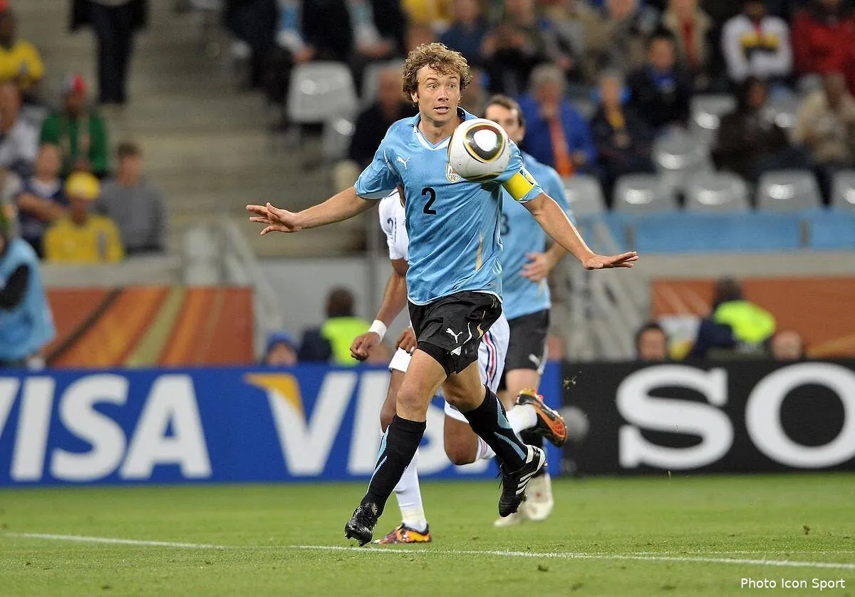 lugano flamboyant avec le psg double buteur avec l uruguay iconsport win 110610 03 3225697