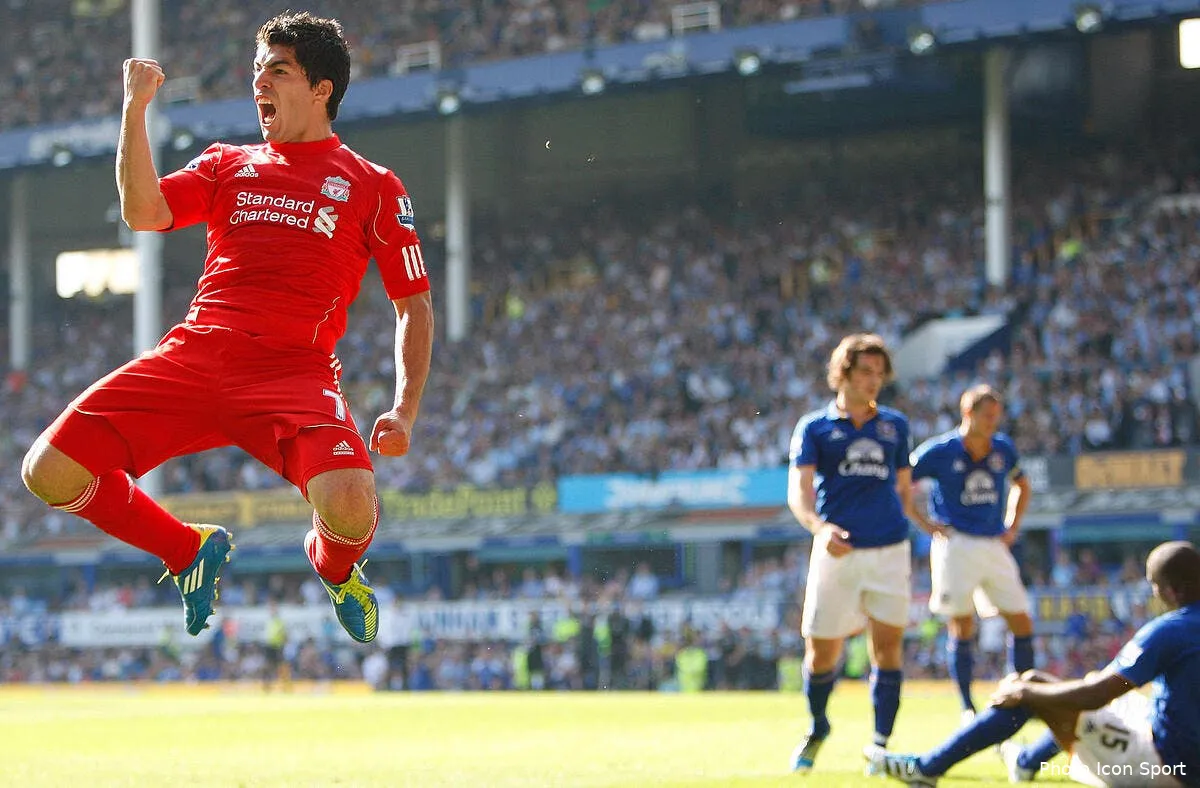 luis suarez pris malgre lui dans une polemique sur le joueur de l annee iconsport spi 011011 101 1129083