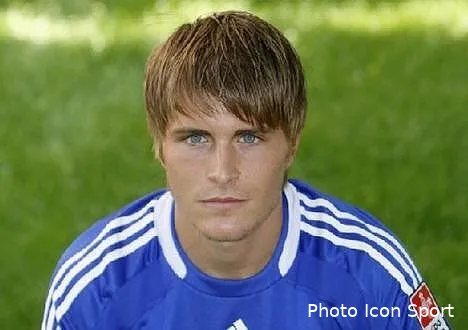 lustenberger a l om un rendez vous qui ressemble a une blague 392366 m3msw560h330q75v55677 2009122919034561836603