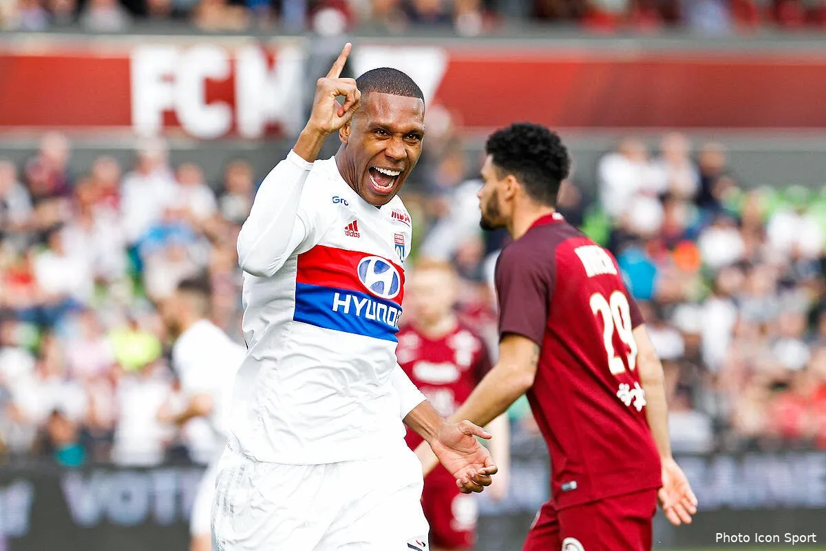 lyon explose metz et met la pression sur l om icon mrv 080418 01 06215191