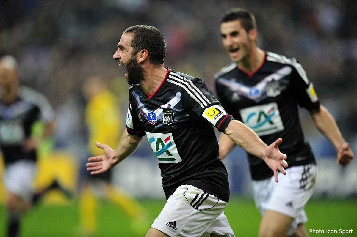 lyon tient la coupe de france entre les griffes iconsport noe 280412 06 10 234305