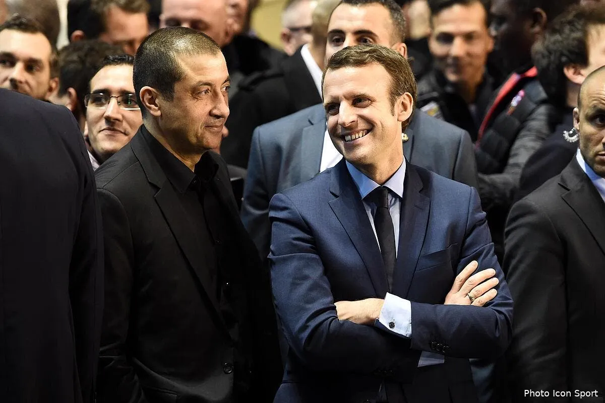 macron fait un foot a sarcelles et evite l humiliation iconsport dim 180217 01 01178130