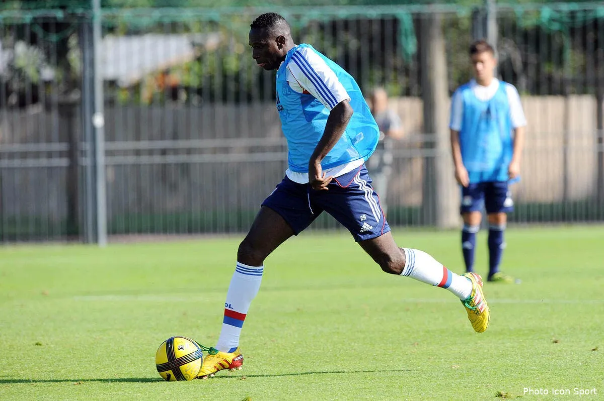 mahamadou diarra ne s entraine plus a l ol et signe a fulham iconsport jpt 310811 05 0231690