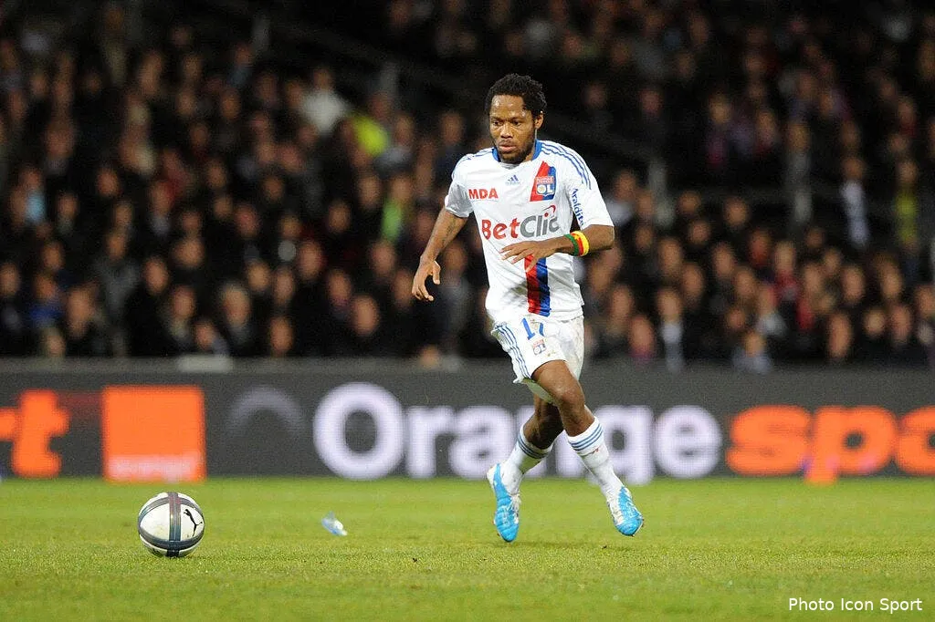 makoun de nouveau en odeur de saintete a l ol 64841 13515