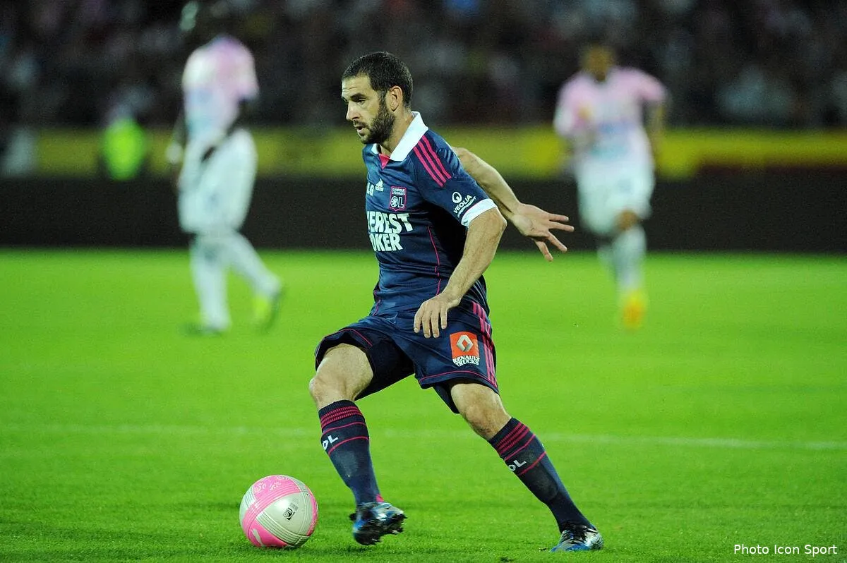 malaga aimerait sortir lisandro de l ol durant le mercato iconsport t 100512 091 67 136374