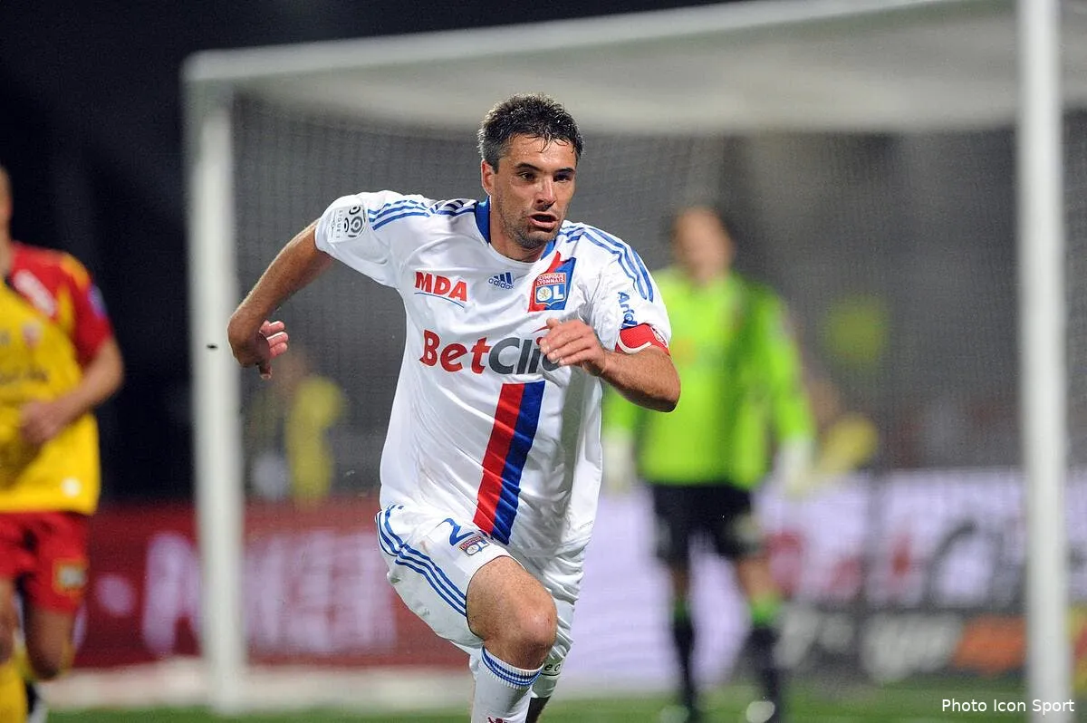 malaga confirme tout son interet pour toulalan iconsport jpt 100411 001 4120245